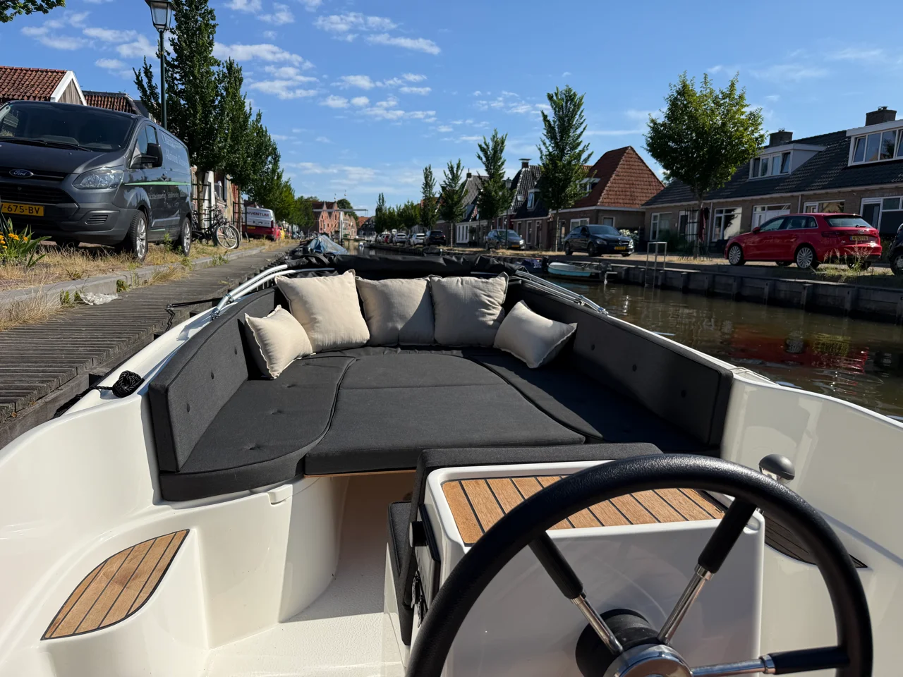 Sloep Zephyr afgemeerd in Franeker